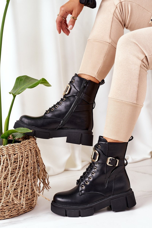 Izolovaný pracovníci so zlatou čiernou čiernou svorkou Maybelle