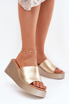 Dámske sandále na platforme z eko kože zlaté Obenae