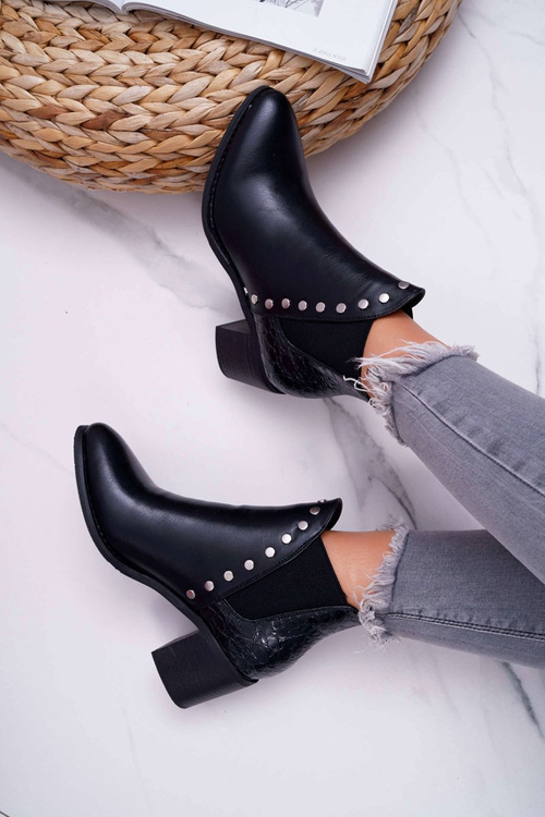 Vysoké podpätky žien s čiernou priehľadom s gumou