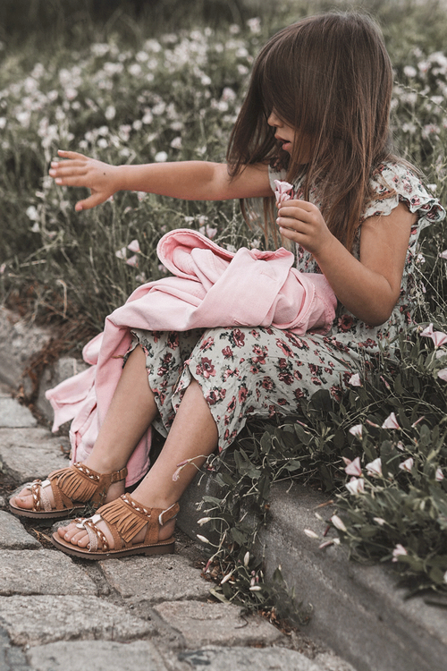 Dětské sandály na suchý zip se střapci Hněde Missy