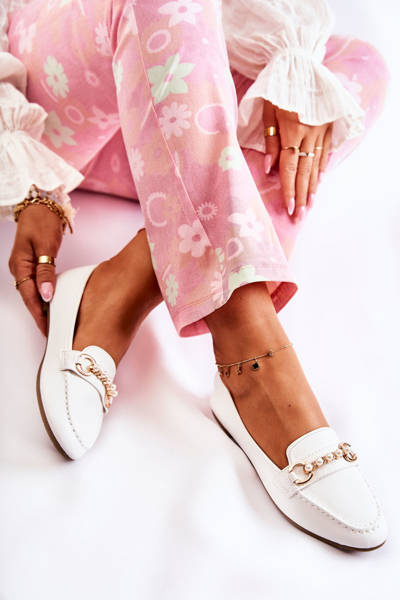 Dámské kožené mokasíny s ozdobnými perlami Bíle Sergia