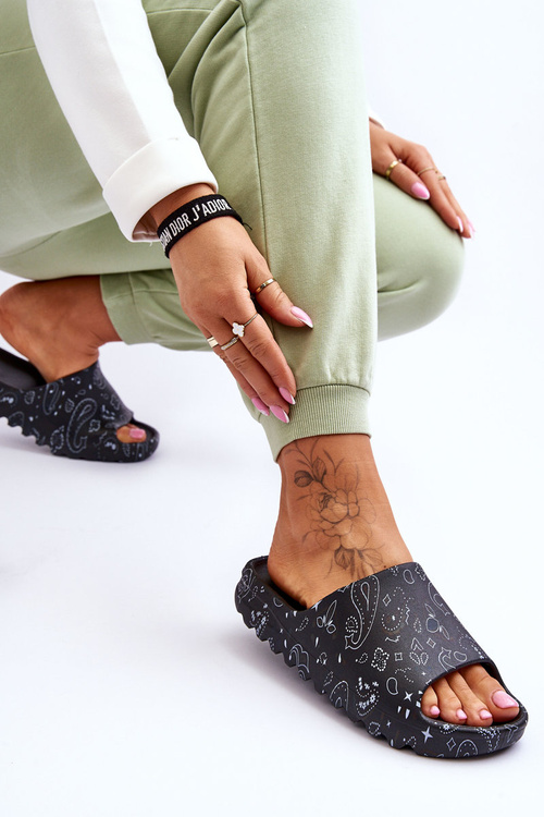 Módne dámske papuče na masívnej platforme Czarne Lorette