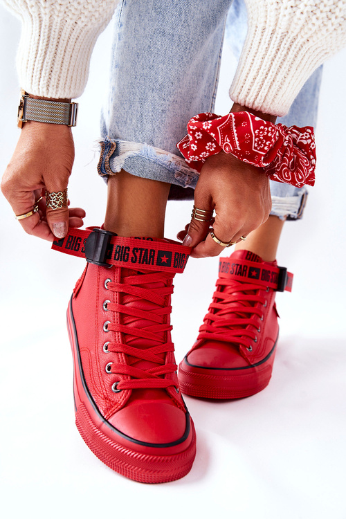 Vysoko izolovaná veľká hviezda GG274028 Červené tenisky