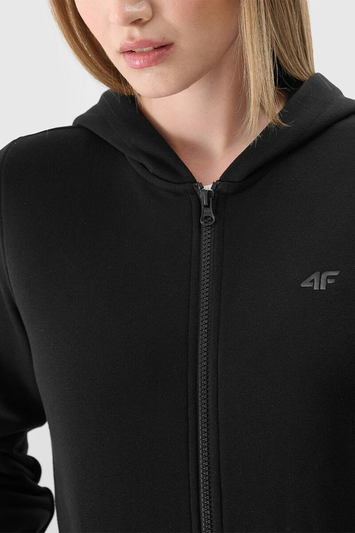 4f Black Fleece so stojanom -4FSS23TFLEF049 so stánkom.