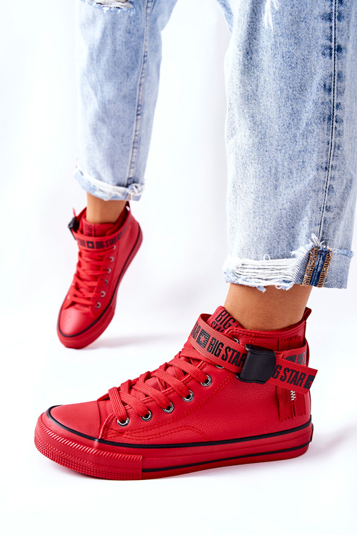 Vysoko izolovaná veľká hviezda GG274028 Červené tenisky