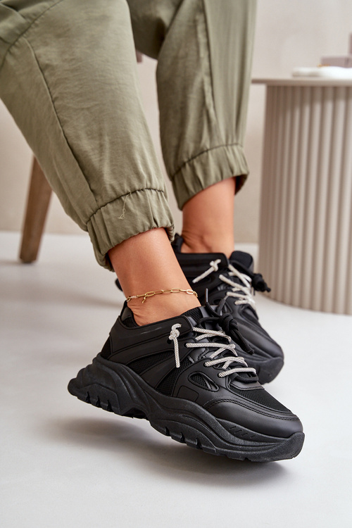 Dámske Tenisky Na Masívnej Podošve S Ozdobným Šnurovaním Čierne Relissa