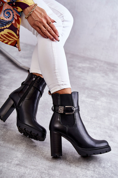 kožené kozačky na sloupku s ozdobným páskem Černé Maresol