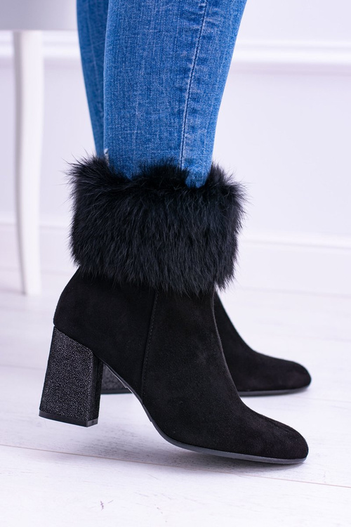 Dámské černé kotníkové boty s přirozenou srstí Laura Messi 1689