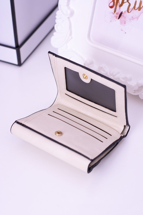 Malá růžová dámská peněženka peněženkou