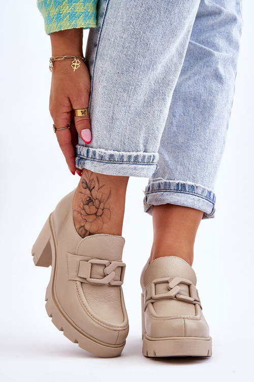 Elegantné topánky na mieste s dekoráciou béžový lemar Harmel