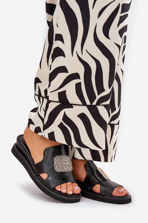 Dámske Sandále Na Klíne Eko Koža S Ozdobou Čierne Sarela