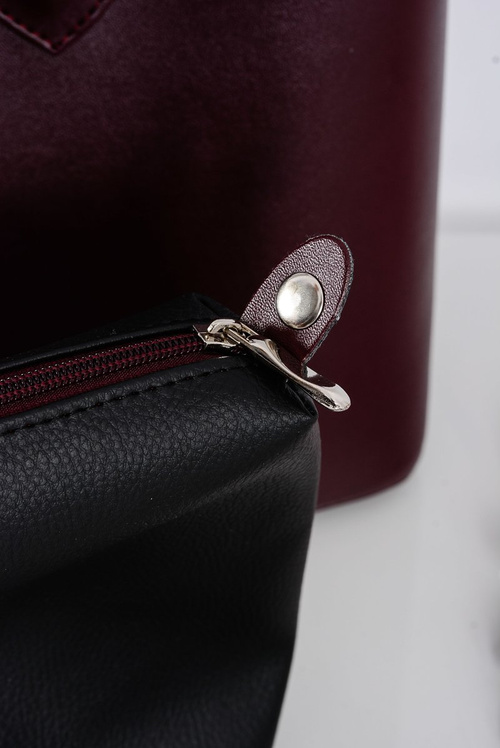 Dámsky burgundský nakupujúci + kozmetička