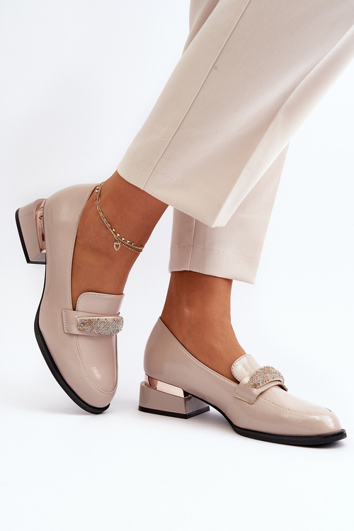 Dámske lesklé topánky s nízkym podpätkom béžové Marilni