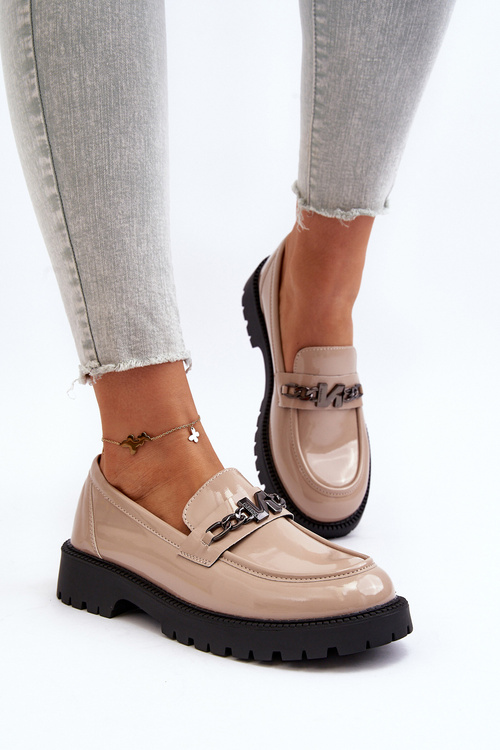 Dámské lakové mokasíny na ploché podrážce béžové Ezoma