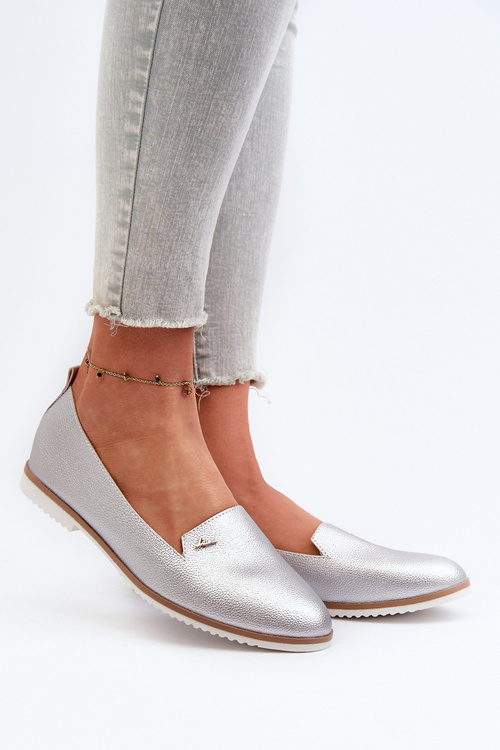 Dámske strieborné mokasíny na plochej podrážke Enzla