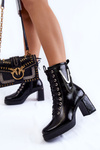 Módne izolované kožené topánky s ornamentom čiernou Maltou