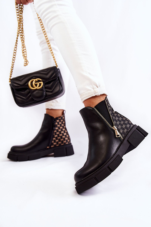 Dámske kožené topánky s dekoratívnym čiernym zámkom