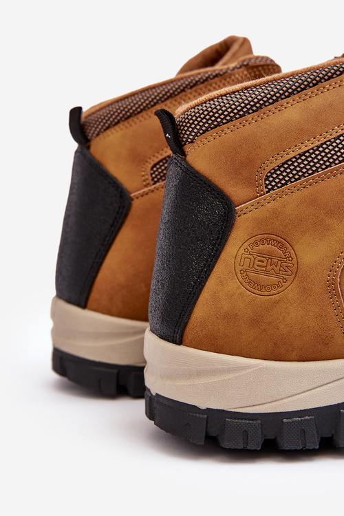 Pánske trekingové topánky izolované ťavou dysasha