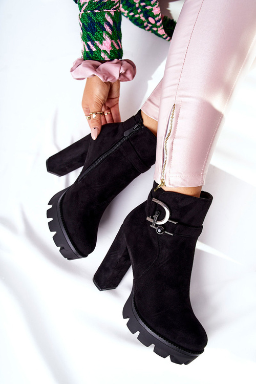 Sužné topánky s vysokým obsahom čiernej Dianne