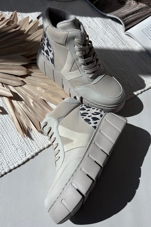 Kožené dámské kotníčkové boty na platformě vyhřívané Vinceza 66838 béžové