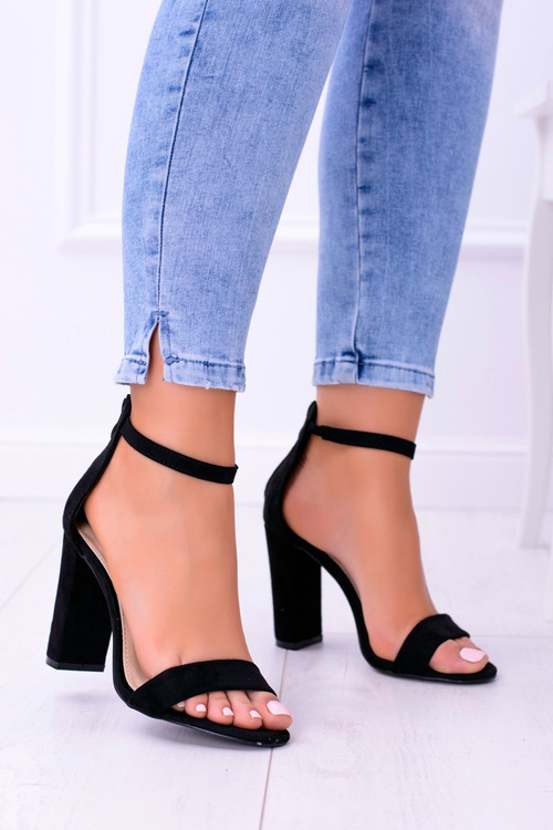 Dámske čierne sandále na mieste Suede Mondela