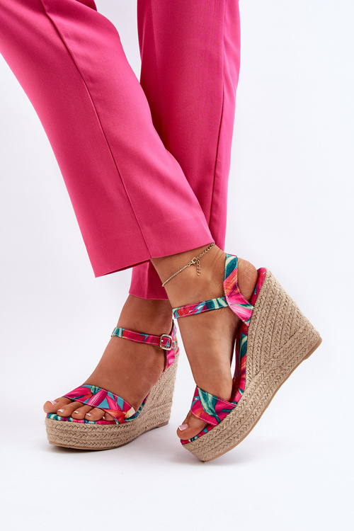Vzorované sandále na klinčeku z prútia Fuksia Anihazra