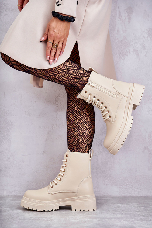 Dámska kožená kožená topánky izolované svetlo béžová béžová Dorchen