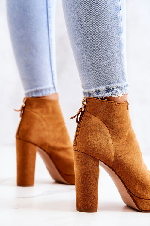 Topánky na príspevku objavili prsty ťavú zbožňu