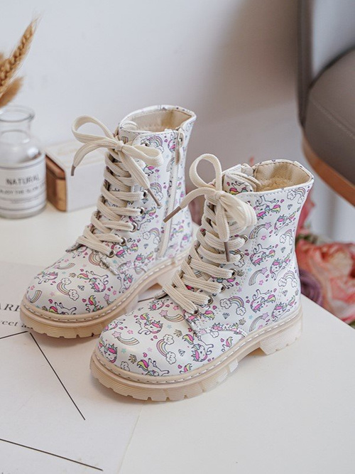 Izolované detské topánky pre béžový zips dolida