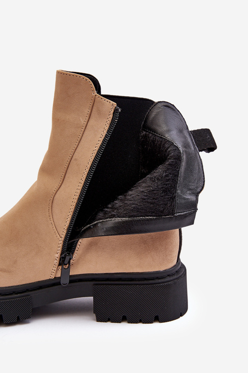 Izolované topánky žien na zips