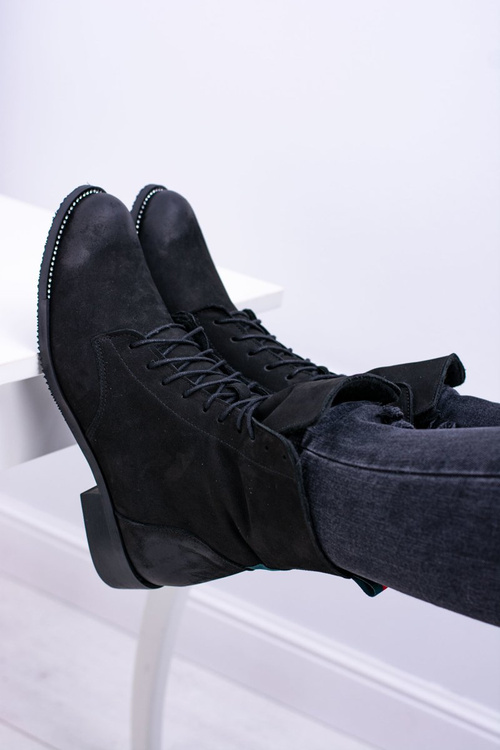 Kožené čierne dámske topánky na ostrove