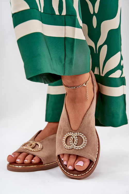 Dámske Sandále S Dekoráciou Na Ploškom Opätku Eko Semišové Tmavobéžové Ralisses