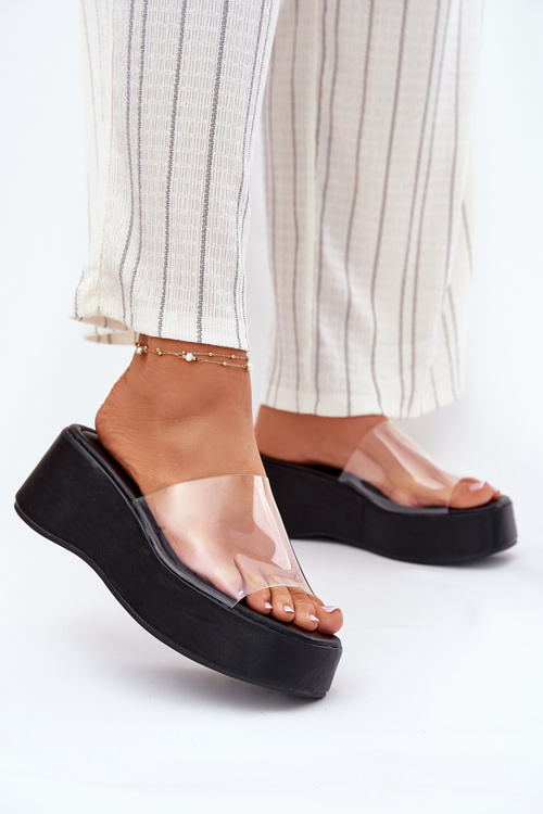 Dámske sandále s priehľadným pásikom na klinovom podpätku čierne Meltiana