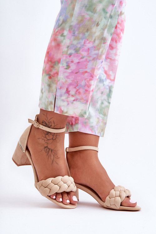 Semišové sandále s pletivou béžovou essenzou