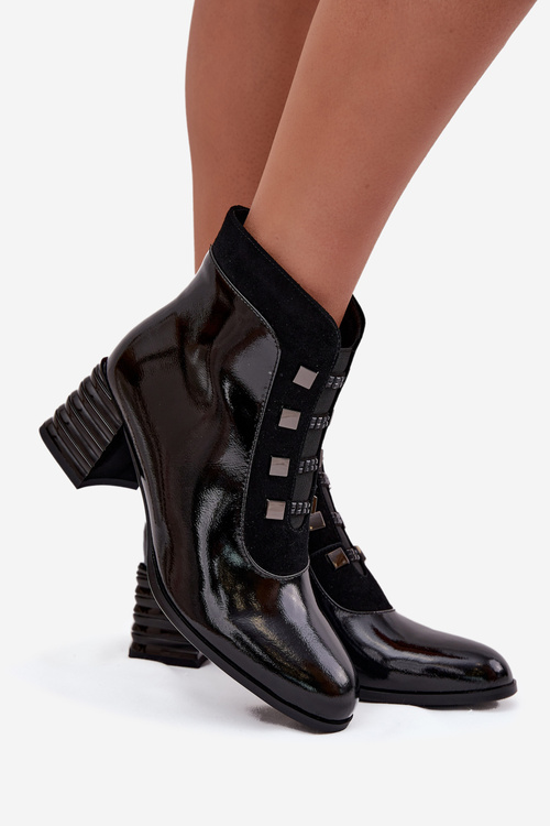 Kožené lakované dámske členkové čižmy na podpätku D&A MR52-144 Čierne