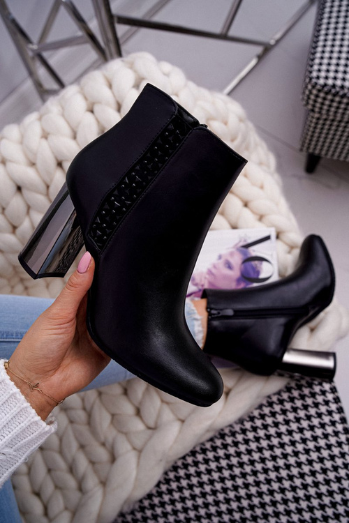 Dámske topánky na striebornom stĺpiku Čierna Peve