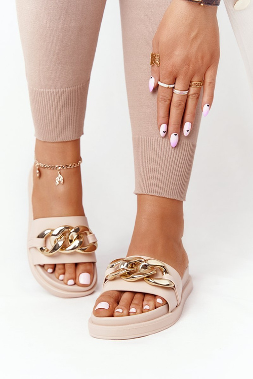 Papuče na platforme nahého dovolenkového reťazca