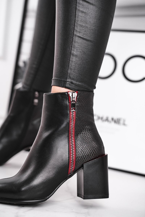 Dámske topánky zdobené čierne lippi