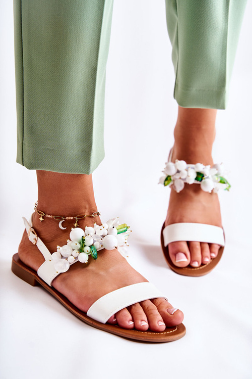 Módne sandále s korálkami biela halle