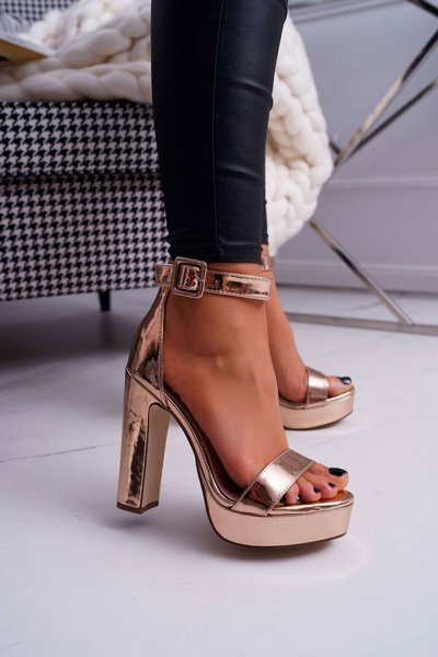 Dámske sandále na poštovej platforme Pink Golden Huran