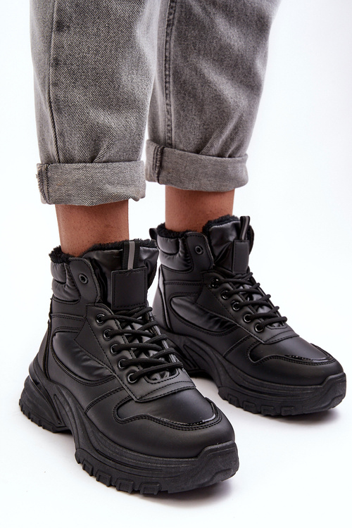 Izolovaná dámska športová topánka čipka -up čierna dejana