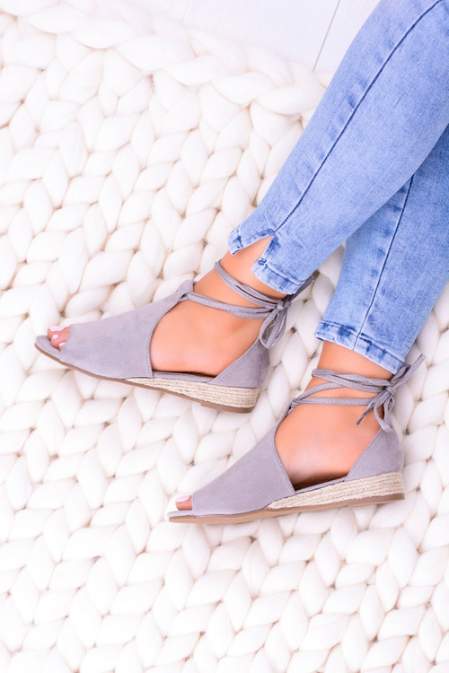 Šedá semišová sandále na svetelnom espanoso klin