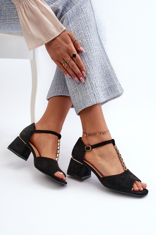 Dámske sandále na opätku s ozdobným remienkom z eko-zamšu čierne Obivena