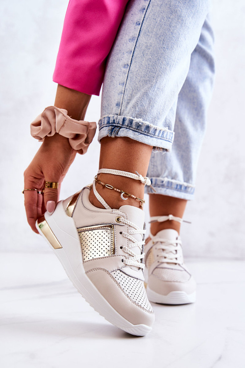 Dámské kožené sportovní boty na klínu béžová a bílá Larson