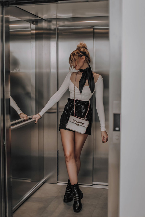 Čierne kožené topánky izolované