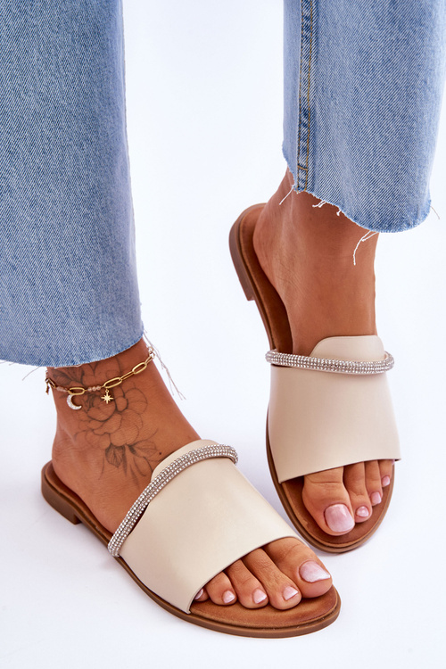 Elegantné byt -hreda termen bytových papuče