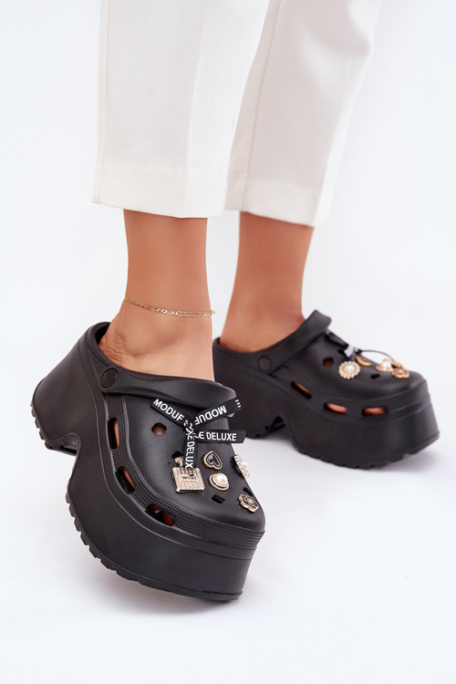 Dámské Pantofle Na Masivní Platformě S Dekoracemi Černé Vivira