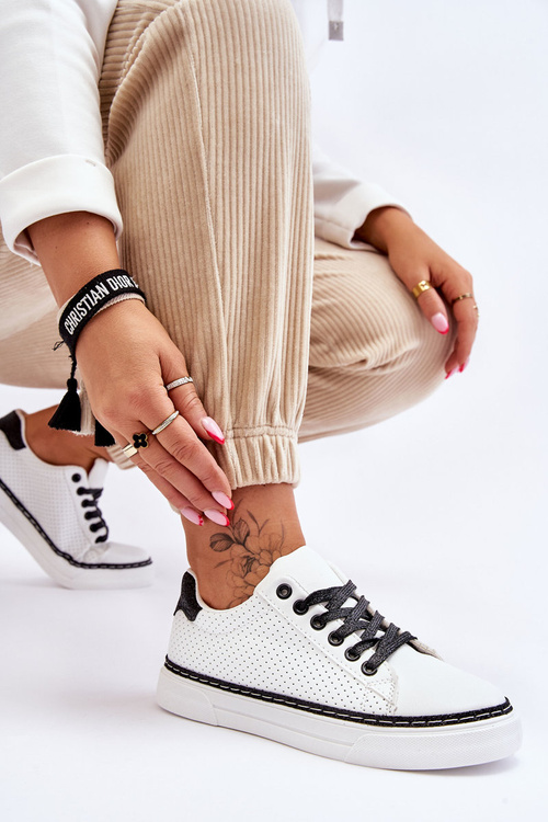 Nízke dámske tenisky s bielym a bielym perforáciou Daxton