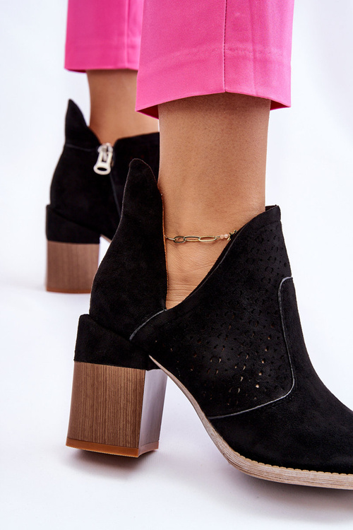 Semišové topánky s strihom -out čierne ležanie