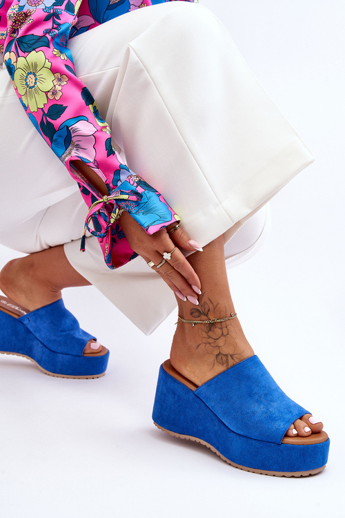 Dámske papuče na masívnej platforme Blue Martina